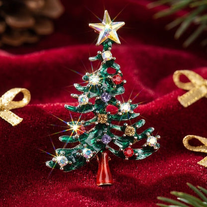 Elegante Brosche in Form eines Weihnachtsbaums