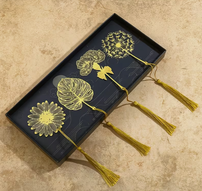 Botanische Eleganz – Goldene Metall-Lesezeichen im Geschenkset