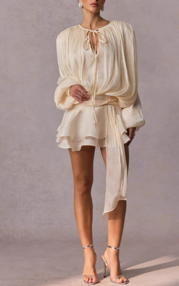 Elegantes Chiffon-Minikleid mit langen Puffärmeln  mit süßen leichten Shorts– Cremefarben