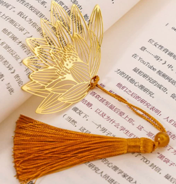 Botanische Eleganz – Goldene Metall-Lesezeichen im Geschenkset