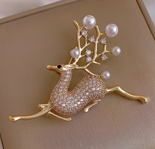 Elegante Brosche in Form eines Hirsches
