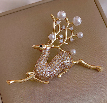 Elegante Brosche in Form eines Hirsches