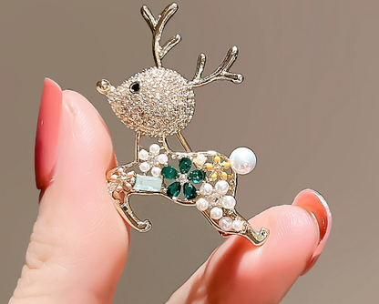 Elegante Brosche in Form eines Hirsches